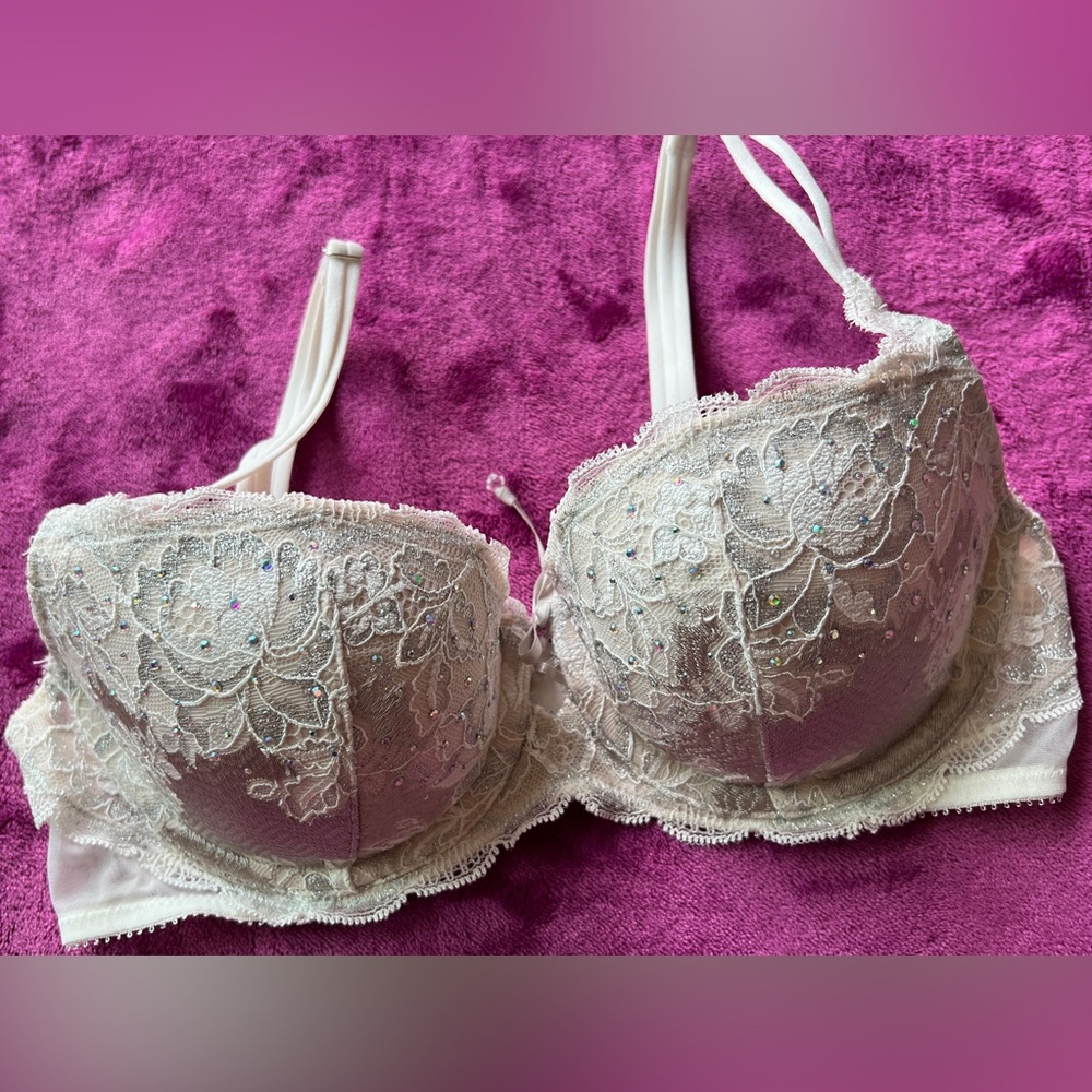 Victoria’s Secret vintage push up bra